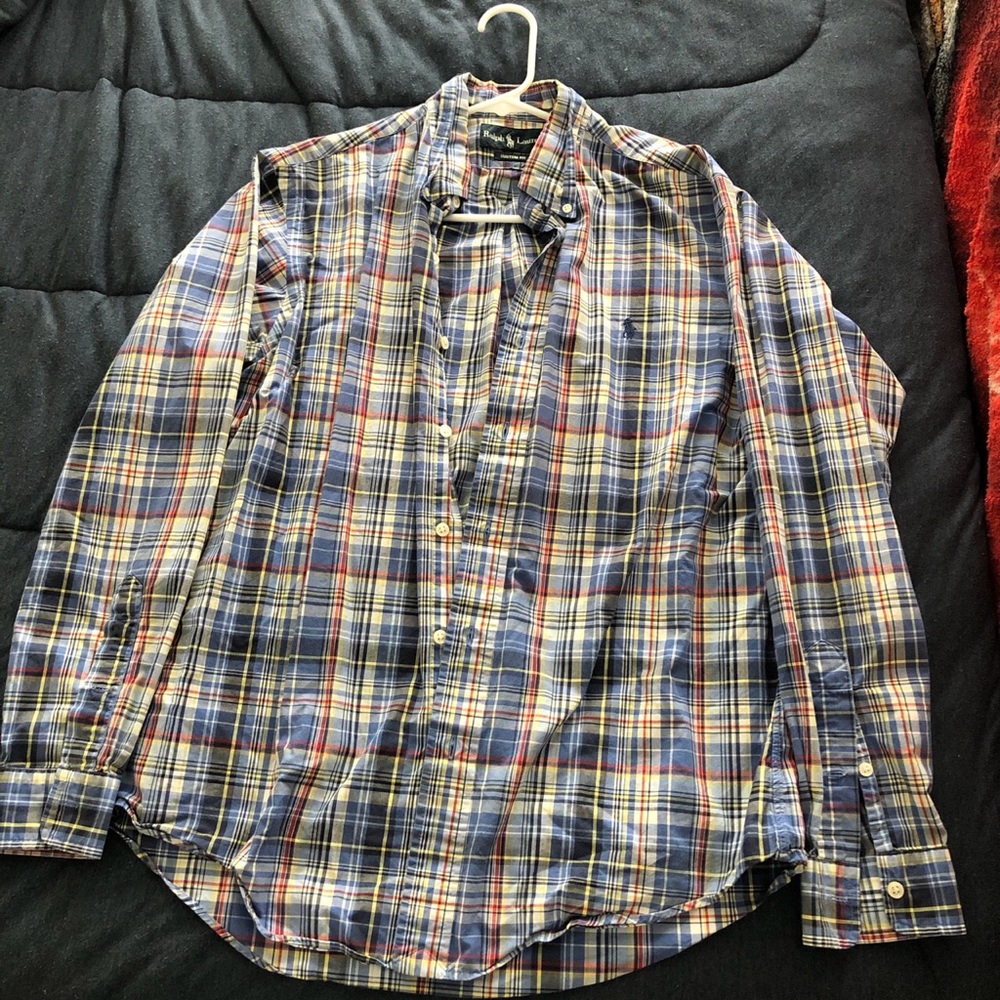 Men’s button down collar shirt